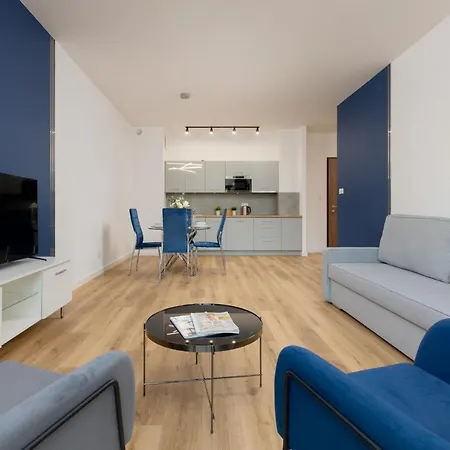 Avenue Solidarnosci On Wola By Renters アパート *