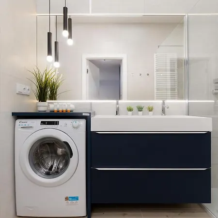 Avenue Solidarnosci On Wola By Renters