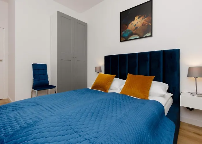 Apartment Avenue Solidarnosci On Wola By Renters