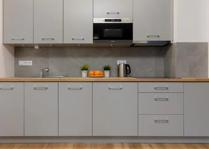 Avenue Solidarnosci On Wola By Renters Lejlighed