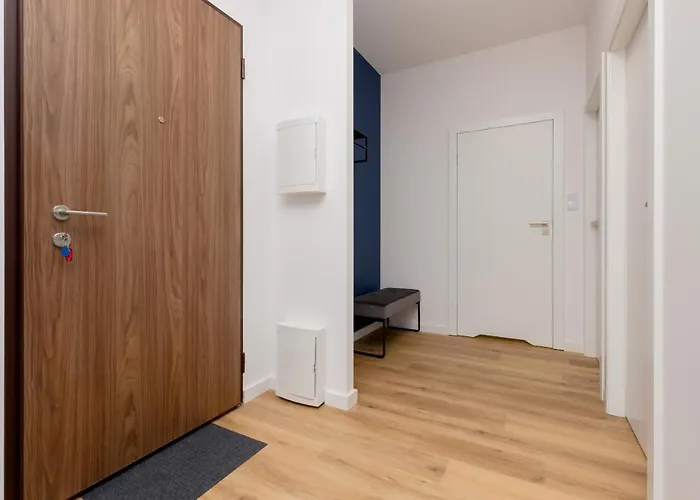 Avenue Solidarnosci On Wola By Renters Lejlighed Warszawa