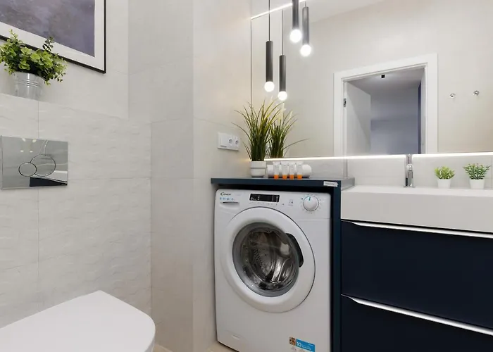 Avenue Solidarnosci On Wola By Renters Apartment