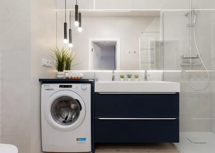 Avenue Solidarnosci On Wola By Renters