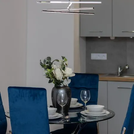 Appartement Avenue Solidarnosci On Wola By Renters *