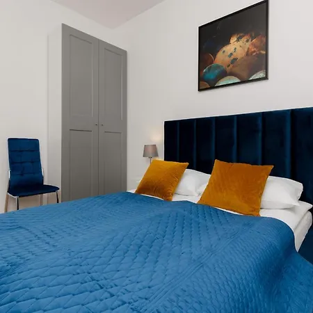 Appartement Avenue Solidarnosci On Wola By Renters