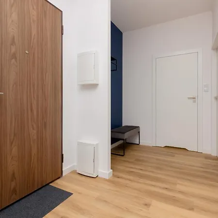 Avenue Solidarnosci On Wola By Renters Appartement Varsovie
